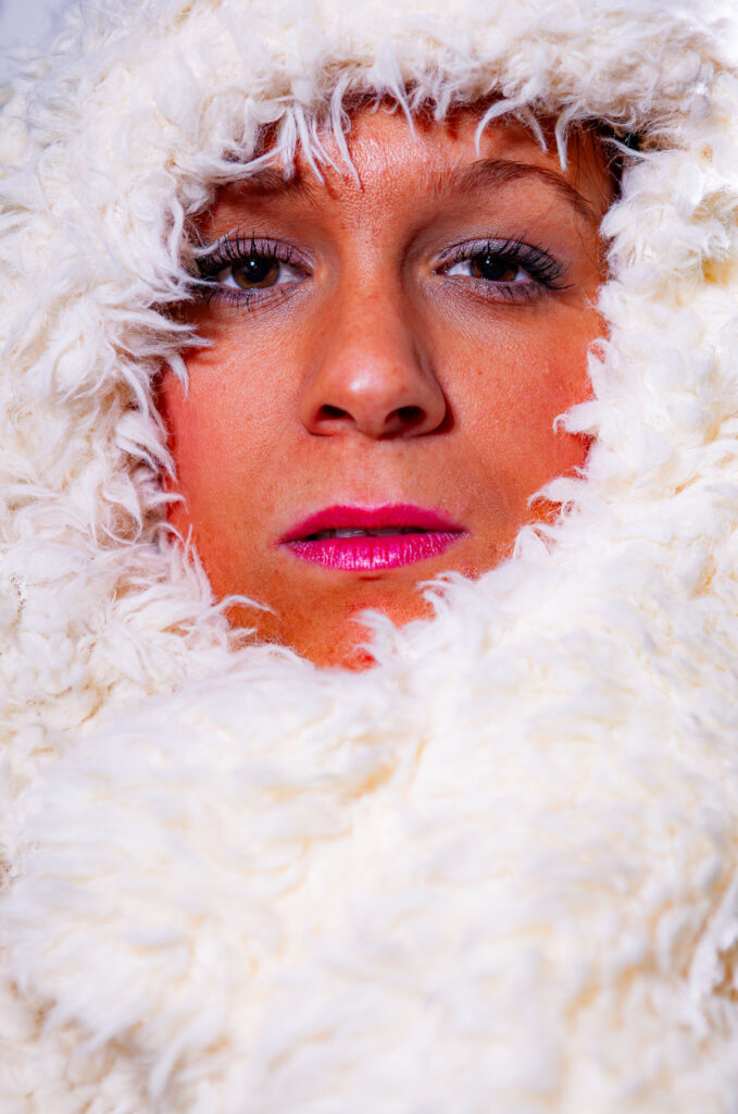 Portrait sensible et stylisé, atmosphère douce et identité visuelle forte